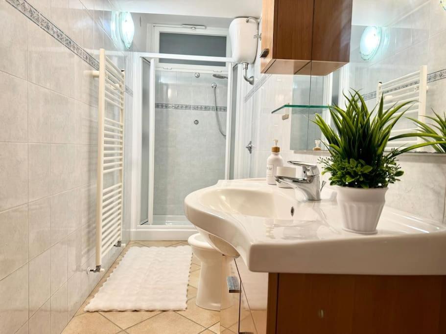Апартаменты Casa Nel Verde - 4 Posti Letto Кьяравалле Экстерьер фото